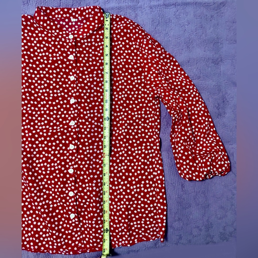 Floral Blouse 🌹🤍❤️ - Picture 12 of 14
